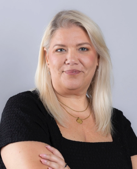 CLAIRE HUNT
